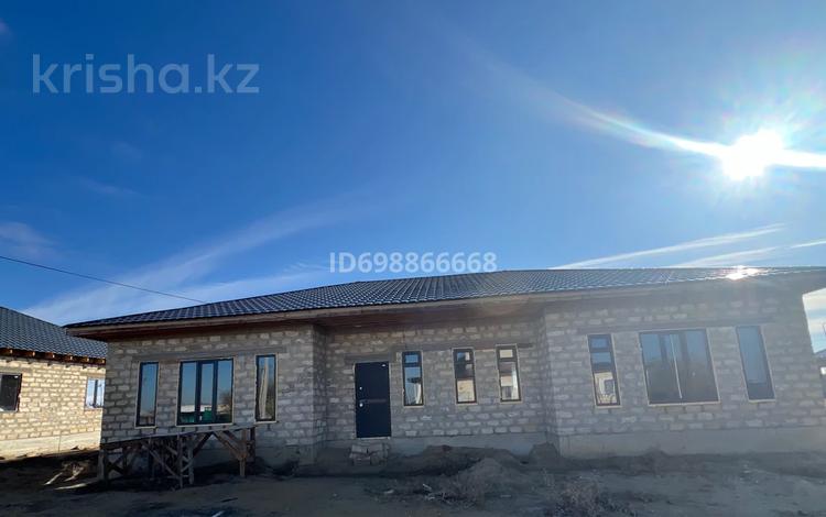 Отдельный дом · 5 комнат · 198 м² · 8 сот., Жанаталап 2 улица — Жанаталап 2 улица за 20 млн 〒 в Атырау — фото 2