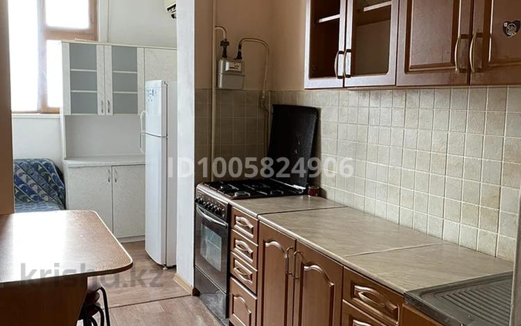 2-бөлмелі пәтер · 60 м² · 4/5 қабат, 3-й микрорайон, Желтоксан 3 а — Желтоксан 3а -Тамерлановское шоссе, бағасы: 23 млн ₸ в Шымкенте, Туран р-н — фото 2
