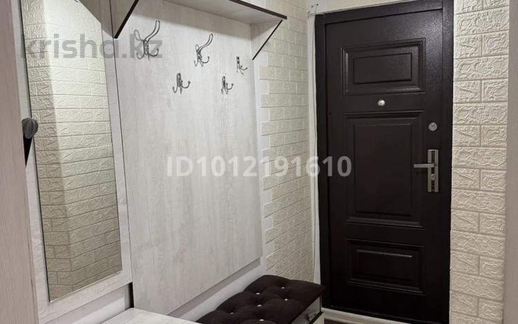 2-комнатная квартира · 45 м² · 3/5 этаж, Мкр. Айнабулак-1 17 за 250 000 ₸ в Алматы, Жетысуский р-н — фото 2