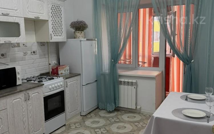 1-бөлмелі пәтер · 45 м² · 2/6 қабат, мкр. Алтын орда, бағасы: 10 000 ₸ в Актобе — фото 2