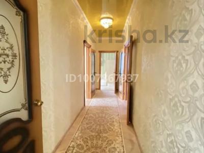 3-комнатная квартира · 152 м² · 3/5 этаж, мкр Жилгородок, Мкр М. Тынышбаева 55 за 300 000 〒 в Актобе