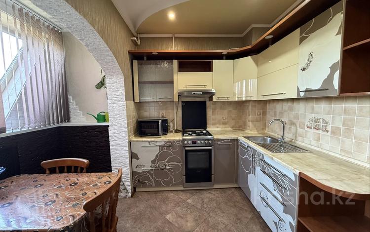 2-бөлмелі пәтер · 54 м² · 5/9 қабат, Ақсай-3 ш/а. 25А, бағасы: 300 000 ₸ в Алматы, Ауэзовский р-н — фото 2