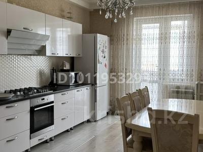 3-комнатная квартира · 120 м² · 9/9 этаж, мкр Центральный, Валиханова 13-21 — Валиханова за 400 000 〒 в Атырау