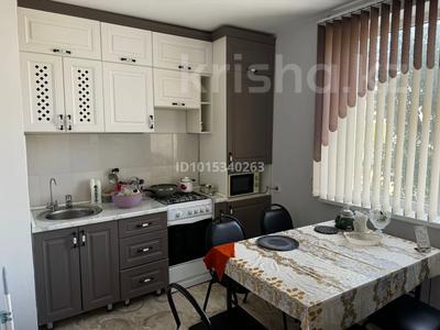 2-бөлмелі пәтер · 62 м² · 2/5 қабат, Нұрсая ш/а. 111, бағасы: 300 000 ₸ в Атырау, мкр Нурсая