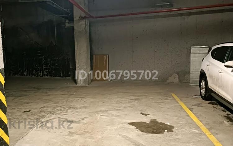 Паркинг · 23 м² · Утеген батыра 11г — Жк Эверест за 70 000 ₸ в Алматы, Ауэзовский р-н — фото 3