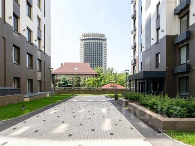 4-бөлмелі пәтер · 110 м² · 3/13 қабат, Кармысова 84/2, бағасы: 145 млн ₸ в Алматы, Медеуский р-н