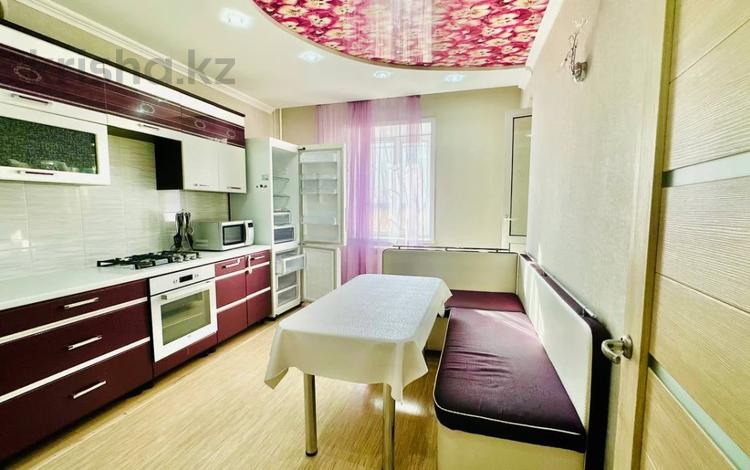 3-бөлмелі пәтер · 86.3 м² · 1/6 қабат, Гашека 6/2, бағасы: 40 млн ₸ в Костанае — фото 2