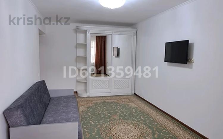 2-комнатная квартира, 44 м², 2/5 этаж помесячно, мкр Орбита-2 3