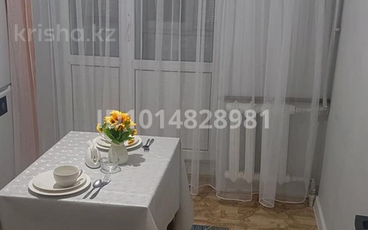 3-комнатная квартира · 130 м² · 5/6 этаж, Абулхайыр хана 37 — На против торговый дом Айна за 24 млн ₸ в Актобе — фото 2
