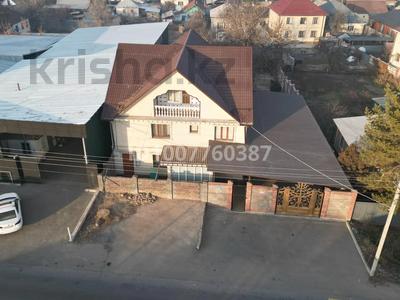 Отдельный дом · 7 комнат · 380 м² · 10 сот., Абылайхана 178 за 120 млн 〒 в Каскелене
