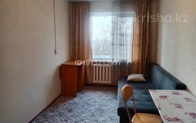 2-бөлмелі пәтер · 28 м² · 4/5 қабат, Самал-1 ш/а 50а — Рыскулбекова, Алтынжол, бағасы: 7.5 млн ₸ в Шымкенте, Абайский р-н — фото 3