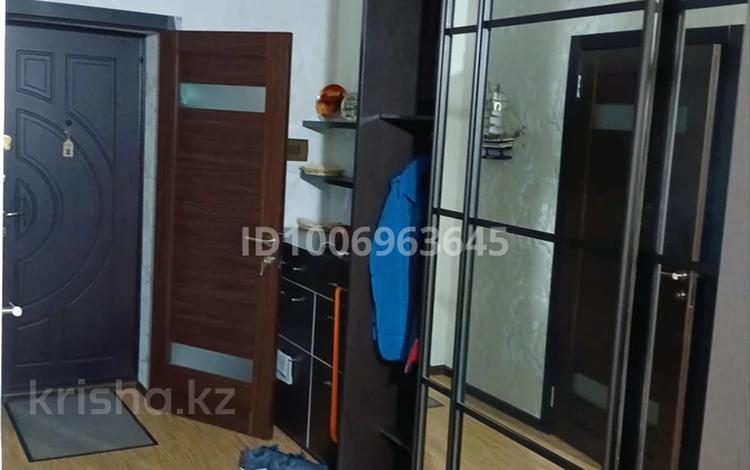 3-комнатная квартира · 130 м² · 8/9 этаж, мкр Михайловка 35/1 — Аманжолова 35/1 за 500 000 ₸ в Караганде, Казыбек би р-н — фото 2