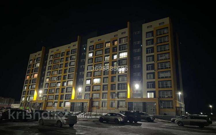 2-бөлмелі пәтер · 70 м² · 9/9 қабат, Алтын орда ш/а., Батыс 2 340Б — Мангилик ел 340Б, бағасы: 35 млн ₸ в Актобе, мкр. Алтын орда — фото 2