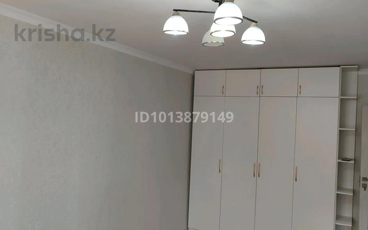 2-комнатная квартира · 43 м² · 1/4 этаж, мкр Мамыр 1 за 29.9 млн ₸ в Алматы, Ауэзовский р-н — фото 12