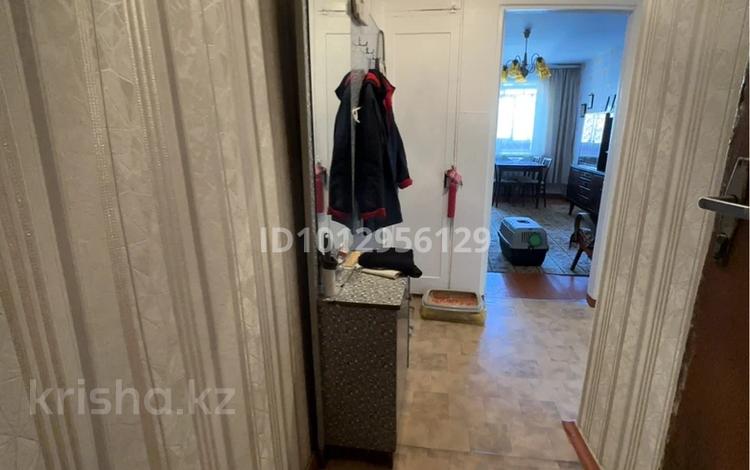 2-комнатная квартира · 41 м² · 3/5 этаж, К.Сатпаева — Р-он вокзала , напротив магазина Барсстрой за 15 млн ₸ в Петропавловске — фото 2