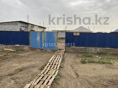Отдельный дом · 4 комнаты · 80 м² · 8 сот., мкр Байтак-3, Шокан Мустафиева 16 — Рядом мини маркет АРЗАН-3 за 12 млн ₸ в Атырау, мкр	Байтак-3