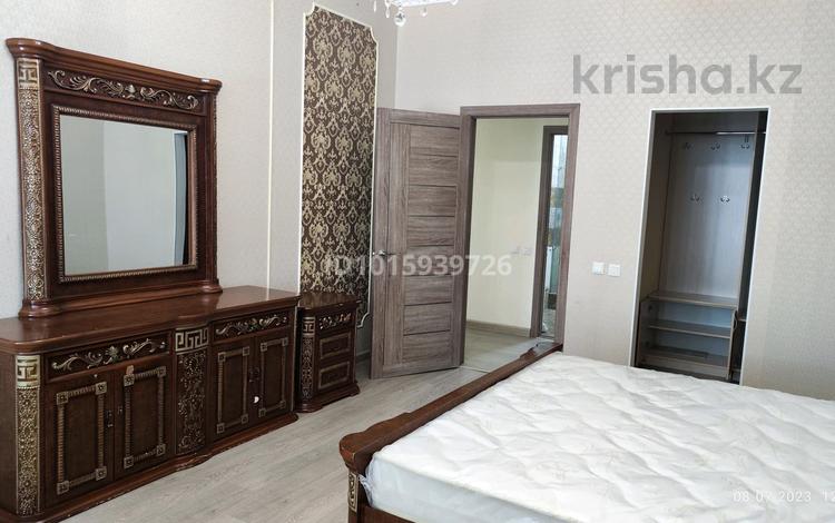 2-комнатная квартира · 94 м² · 12/14 этаж, мкр 11 144 за 350 000 ₸ в Актобе — фото 2