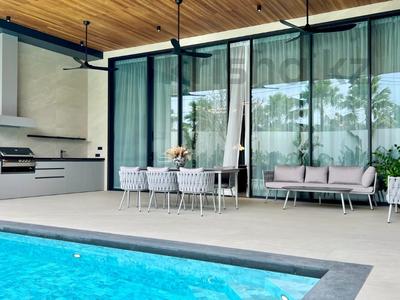 Отдельный дом · 4 комнаты · 482 м² · 6.05 сот., Маник за ~ 470.6 млн 〒 в Пхукете