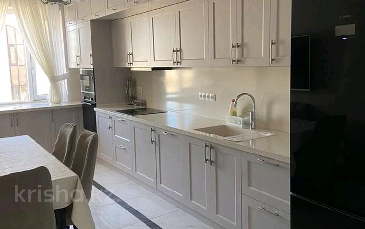 4-комнатная квартира · 140 м² · 9/9 этаж, Аскарова Асанбая за 135 млн ₸ в Алматы, Наурызбайский р-н — фото 2