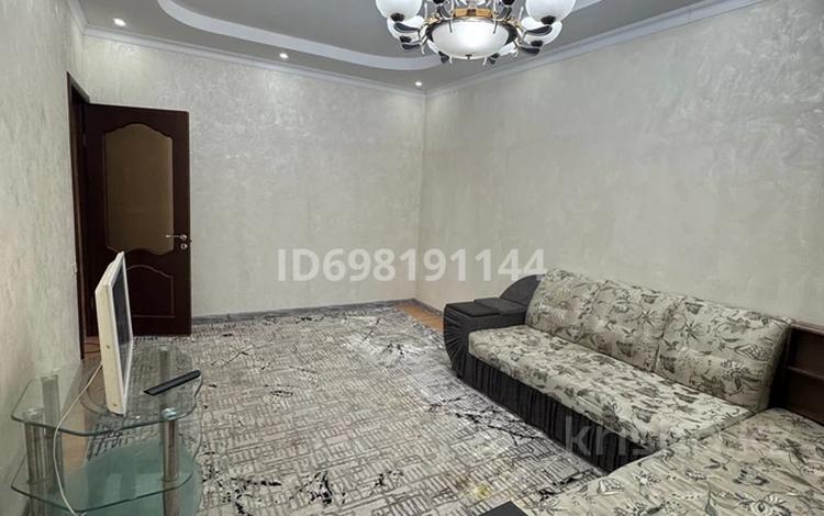 2-комнатная квартира, 60 м², 1/9 этаж помесячно, мкр Аксай-1 30