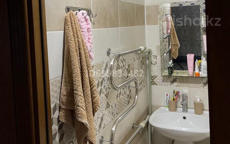 3-бөлмелі пәтер · 66.4 м² · 4/5 қабат, 18-й микрорайон, 18-шағынаудан 17 — Тоғжан мектебінің жанында, бағасы: 25 млн ₸ в Шымкенте, Аль-Фарабийский р-н — фото 2