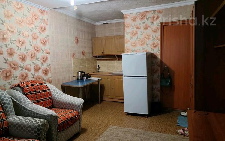 1 комната, 18 м², улица Серикбаева 1 за 45 000 〒 в Усть-Каменогорске — фото 6