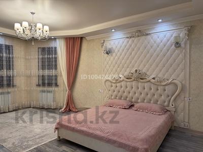 Отдельный дом · 4 комнаты · 180 м², Кожабекова,24/3 — До Арены 15минут.До Апорта 15минут.До Калкамана 15минут.Дом тёплый.Дом в отличном состояний.Сдаем в связи с перездом в другой город. за 380 000 〒 в Коксай (пути Ильича)