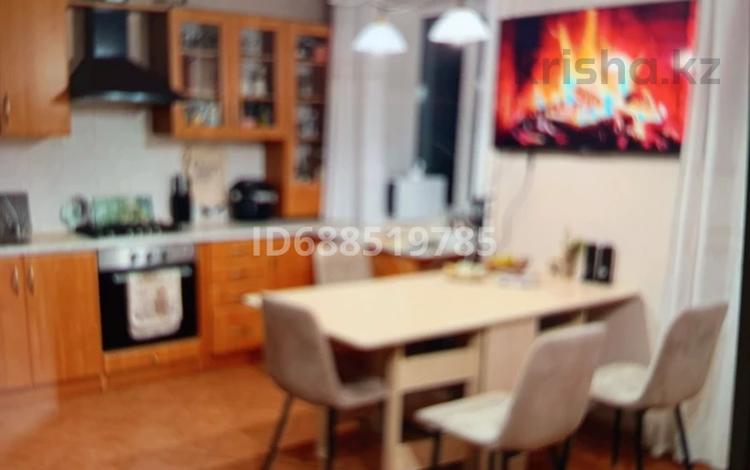 3-комнатная квартира · 64 м² · 4/5 этаж, Габдуллина — Район золотой квадрат проспект. республики 10 школа за 300 000 ₸ в Астане, Алматы р-н — фото 12