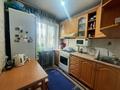 3-комнатная квартира · 62 м² · 1/5 этаж, Майкудук, 19й микрорайон 51 за 16 млн ₸ в Караганде, Алихана Бокейханова р-н — фото 2