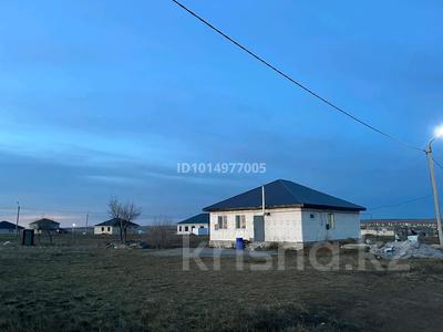 Жеке үй · 3 бөлме · 120 м² · 10 жүзд., Участок 532 — Центральная улица, бағасы: 18 млн ₸ в Актобе, жилой массив Акшат