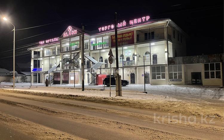Еркін, кеңселер, дүкендер мен бутиктер, қоймалар, қоғамдық тамақтану орны, сұлулық салондары, медорталықтар мен дәріханалар, білім орталықтары, ойын-сауық · 1600 м², бағасы: 650 млн ₸ в  — фото 10