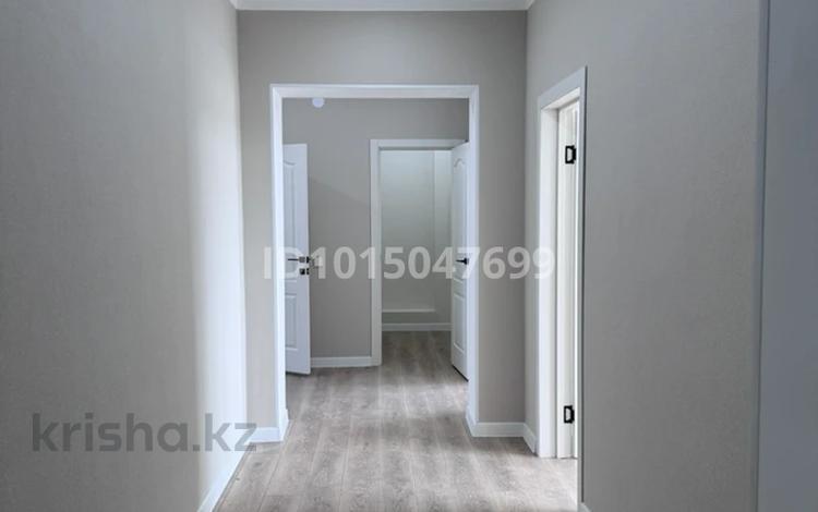 2-бөлмелі пәтер · 85.1 м² · 2/5 қабат, Дины Нурпеисовой 40/2 — мкр. Школьник, рядом с Центральным рынком Уральска., бағасы: 35 млн ₸ в мкр Школьник — фото 2