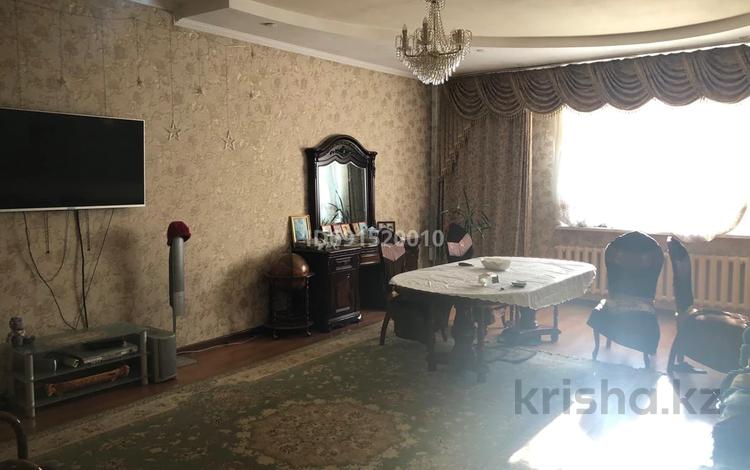 Отдельный дом • 7 комнат • 210 м² • 10 сот., Абая 95 за 95 млн 〒 в Павлодаре — фото 2