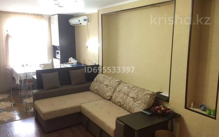 1-бөлмелі пәтер · 49.6 м² · 6/9 қабат, мкр 12 53 — ТД «Аида», бағасы: 16 млн 〒 в Актобе — фото 2