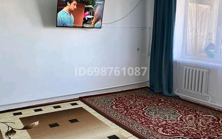 2-бөлмелі пәтер · 51 м² · 2/2 қабат, мкр Байтак, 1мамыр, бағасы: 10 млн ₸ в Атырау, мкр	Байтак — фото 2