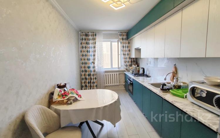 4-комнатная квартира · 77 м² · 4/5 этаж, мкр Юго-Восток, Университетская 17/2 за 27.5 млн ₸ в Караганде, Казыбек би р-н — фото 2
