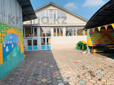 Отдельный дом · 5 комнат · 444 м² · 6 сот., ул. Иштвана Коныра 74 за 200 млн ₸ в Алматы, Медеуский р-н