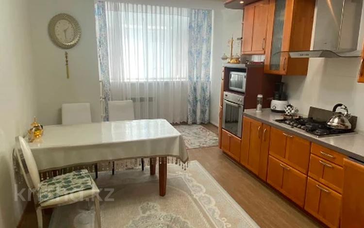 3-комнатная квартира · 138 м² · 2/5 этаж, мкр. Алтын орда, Алии Молдагулова за 48 млн ₸ в Актобе — фото 2