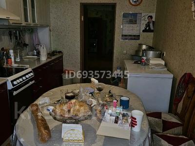 2-комнатная квартира · 71 м² · 1/6 этаж, Майкудук, Майкудук, мкр Голубые пруды 5/4 за 28 млн 〒 в Караганде, Алихана Бокейханова р-н