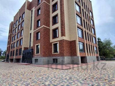 4-комнатная квартира · 156 м² · 2/5 этаж, Жамакаева 150/2 за 78 млн 〒 в Семее