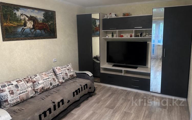 2-комнатная квартира · 45.2 м² · 5/5 этаж, мкр Новый Город, Нуркена Абдирова 22/2 — Торговый дом «Азат», банка-бар, супермаркет«Аян» и гимназия №93. за 250 000 ₸ в Караганде, Казыбек би р-н — фото 2