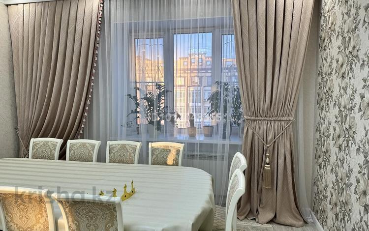 4-комнатная квартира · 135 м² · 9/10 этаж, мкр. Алтын орда, Алия Молдагулова 66/2 за 55 млн ₸ в Актобе — фото 2