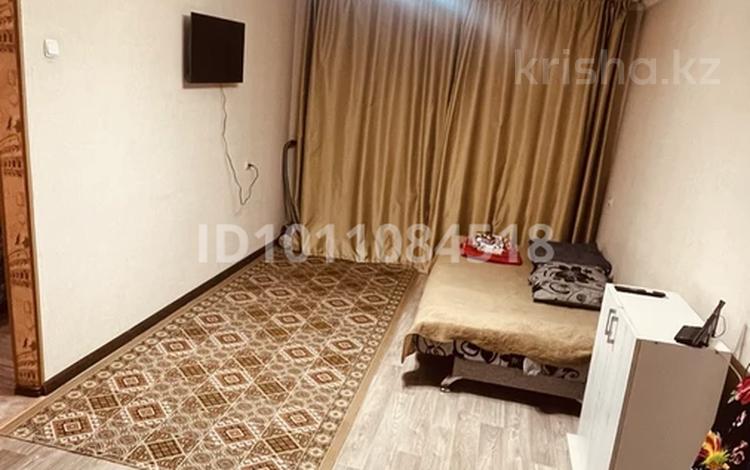 1-комнатная квартира · 30 м² · 1/5 этаж, Потанина 31/1 за 8 000 ₸ в Усть-Каменогорске — фото 2