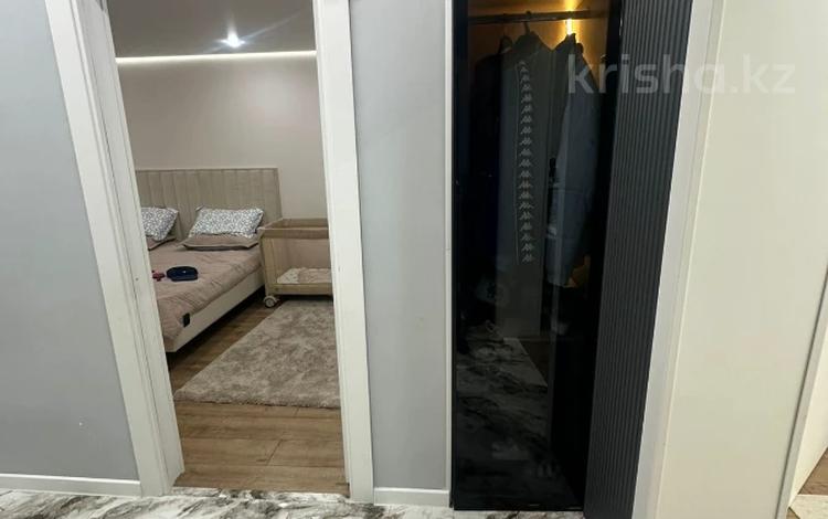 3-комнатная квартира · 63 м² · 2/5 этаж, Жаманкулова за 15.5 млн ₸ в Актобе, мкр Москва — фото 2