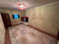 3-комнатная квартира · 62 м² · 3/5 этаж, 11 мкр 21 дом — Дүкен “Удобный”, бала-бақша “Дружба, 3-мектеп-лицей за 7 млн 〒 в Житикаре — фото 2