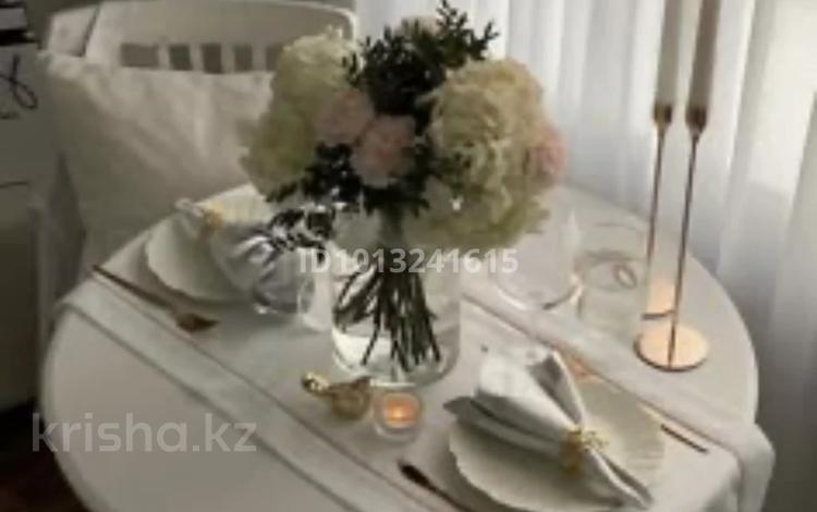 1-бөлмелі пәтер · 53 м² · 4/10 қабат, мкр 11 114, бағасы: 10 000 ₸ в Актобе — фото 2