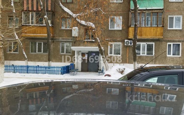 3-комнатная квартира, 56.2 м², 3/3 этаж, Муткенова 49 за 15 млн 〒 в Павлодаре — фото 2