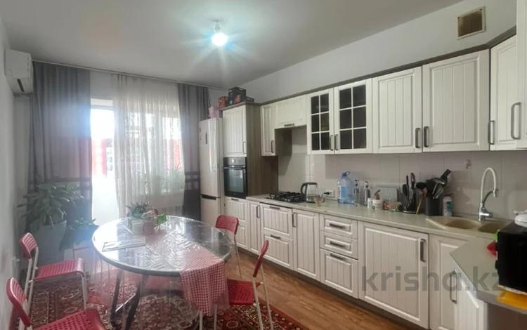 2-комнатная квартира · 78 м² · 9/9 этаж, мкр. Алтын орда, Алии Молдагуловой за 26 млн ₸ в Актобе — фото 2