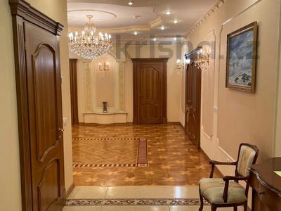 4-бөлмелі пәтер · 219 м² · 6/7 қабат, Достык 132, бағасы: 229 млн ₸ в Алматы, Медеуский р-н