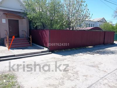 Дүкендер мен бутиктер • 120 м², бағасы: 400 000 〒 в Аксае